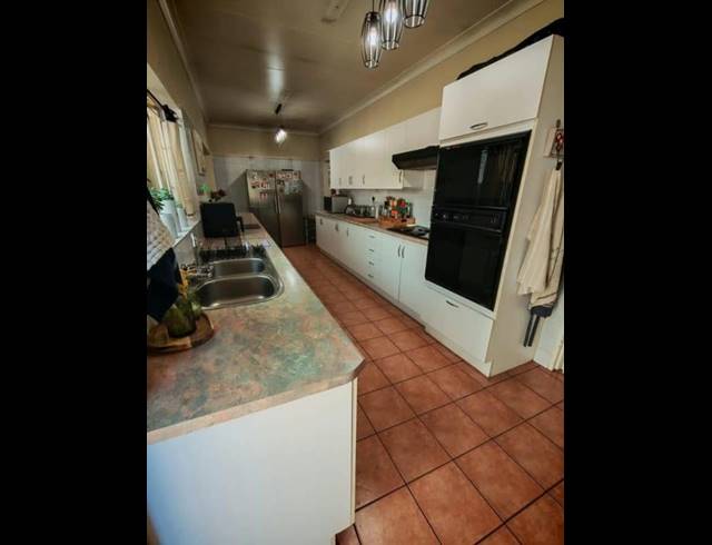 3 BEDROOM HOUSE FOR SALE IN MOREGLOED